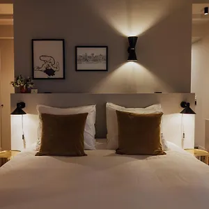 No 7, Renovated February 2025 Bed & Breakfast Amsterdam